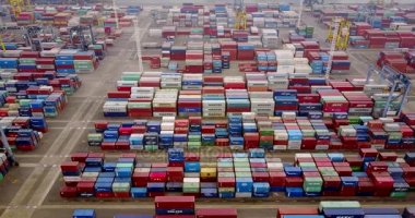 Kargo konteyner liman terminal yığılmış