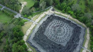 Hava dron görüntüleri Borobudur Tapınağı