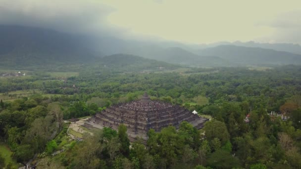 ボロブドゥール寺院の空中ショット — ストック動画