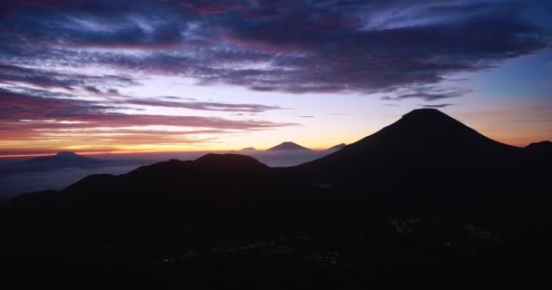 Časová prodleva sunrise záběry z náhorní plošiny pro Dieng — Stock video