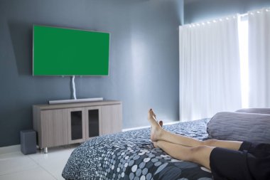 Genç kadının yatak boş zamanlarında