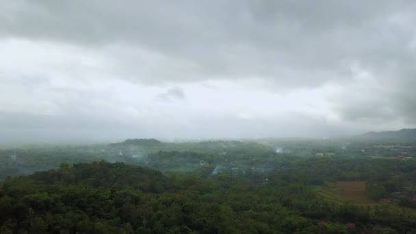 Vackra flygbilder landskapet runt Borobudur Temple — Stockvideo