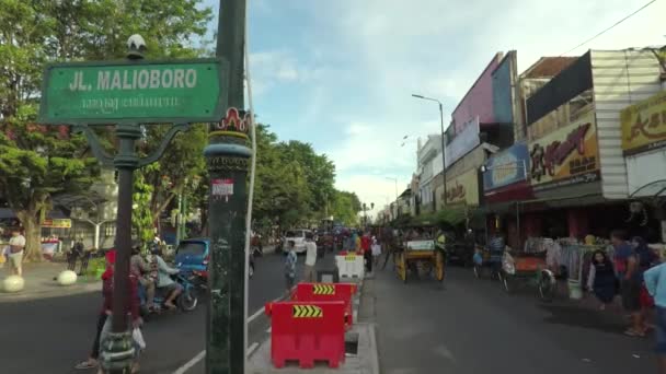 Cartel callejero de Malioboro en Yogyakarta — Vídeos de Stock