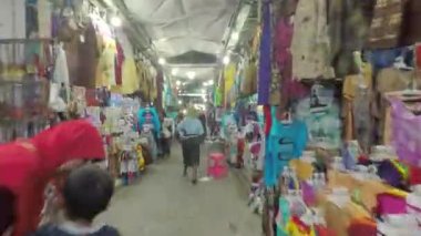 Zaman atlamalı Borobudur Tapınağı Hediyelik eşya pazarı