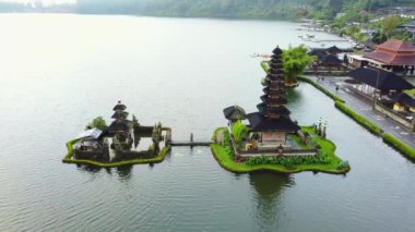 Ulun Danu Bratan Tapınağı havadan görünümü