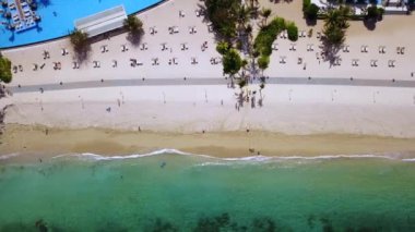 Bali beyaz kum plaj havadan görünümü