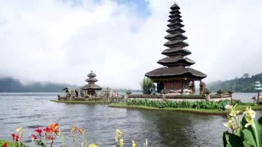 Ulun Danu Bratan Tapınağı güzel sahne