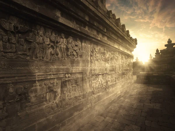 Borobudur tempel bij de zonsondergang keer — Stockfoto