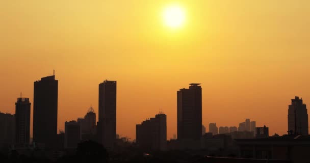 Temps écoulé des bâtiments de silhouette dans la ville de Jakarta — Video