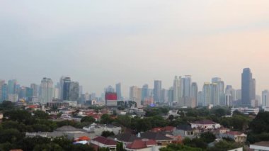  Zoom-out timelapse Jakarta şehrinin