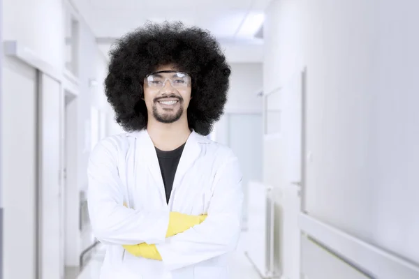 Male scientist smiling at camera — Stock Photo, Image