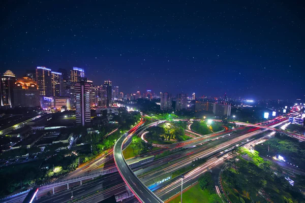 Mooie Semanggi weg kruispunt bij nacht — Stockfoto