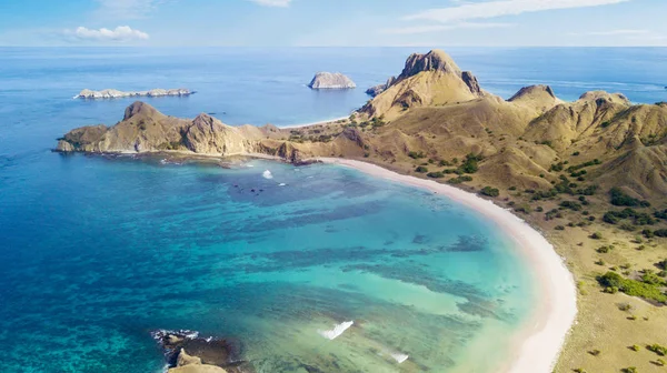 Прекрасний пляж на острові Padar — стокове фото