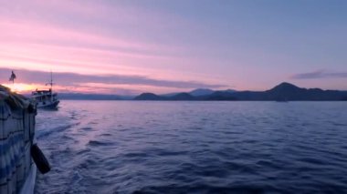  Gün batımında çarpıcı deniz manzara