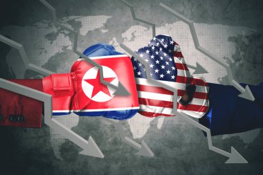 İki boks eldivenleri oklarla azalan