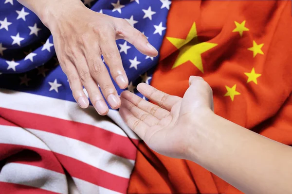 美国提供了与中国的帮助 — 图库照片
