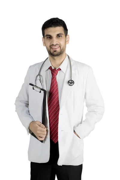 Médico italiano segurando uma área de transferência no estúdio — Fotografia de Stock