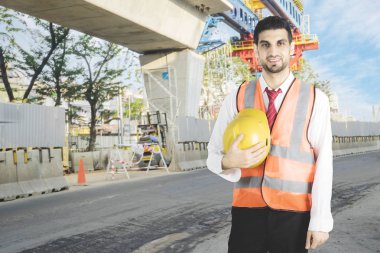 İnşaat alanında İtalyan foreman standları