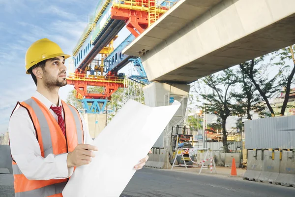 İtalyan foreman ile planları, açık çalışma