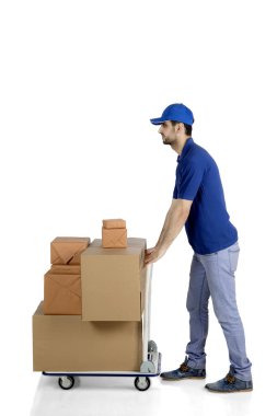 Beyaz kurye studio paketleri iterek