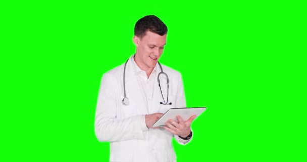 Beyaz doktor tablet Studio ile çalışma — Stok video