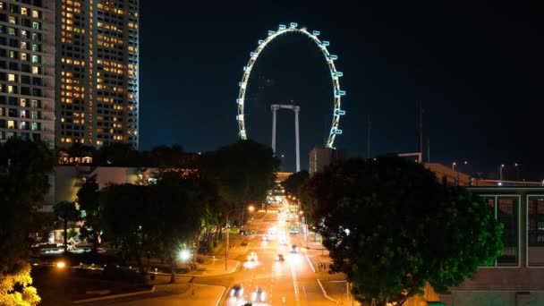 Singapore Flyer mit schnell fahrenden Autos Zeitraffer — Stockvideo