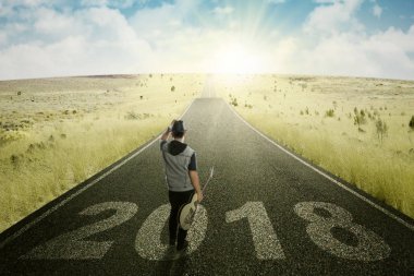 Yukarıdaki sayıların 2018 duran erkek şarkıcı