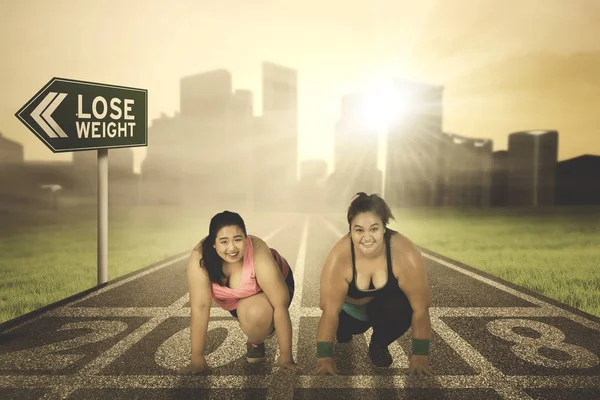 Two obesity women ready to run — Stock Photo, Image