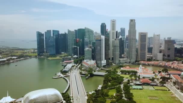 シンガポール 2017 高層ビルとマリーナベイのエスプラネード シアターとシンガポール市街のスカイラインの美しい空中ショット の解像度で撮影します — ストック動画