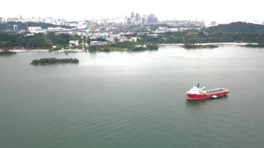 Singapur. 04 Aralık 2017: Siloso Beach Sentosa Adası Singapur hava görüntüleri. 4 k çözünürlükte vurdu