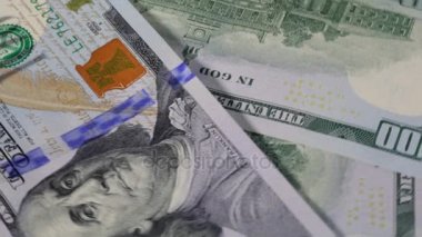 100 Amerikan Doları bill masaya iplik yığınını closeup