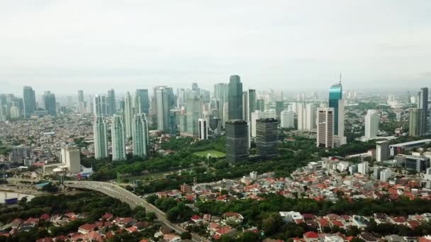 Güzel Hava Toplayan Konut Gökdelenler Jakarta Kent Üzerinde Uçan Bir — Stok video