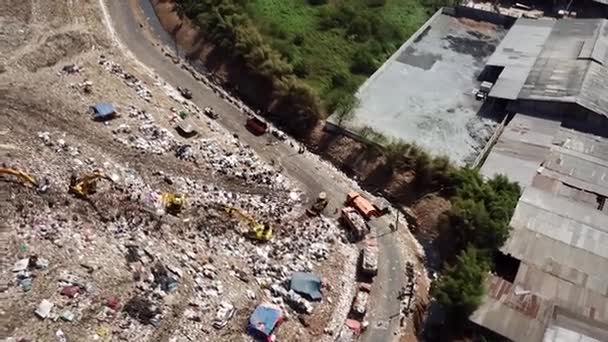 Vue Aérienne Décharge Bantar Gebang Décharge Avec Pelleteuse Camions Tourné — Video