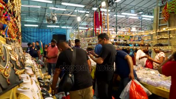 Singapur Enero 2018 Vídeo Visitantes Abarrotados Pequeño Mercado Indio Singapur — Vídeos de Stock