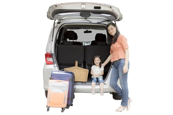 Madre e hijo listos para el viaje por carretera — Foto de Stock