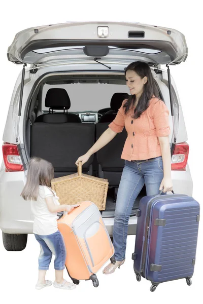 Bambino e madre pronti per le vacanze — Foto Stock