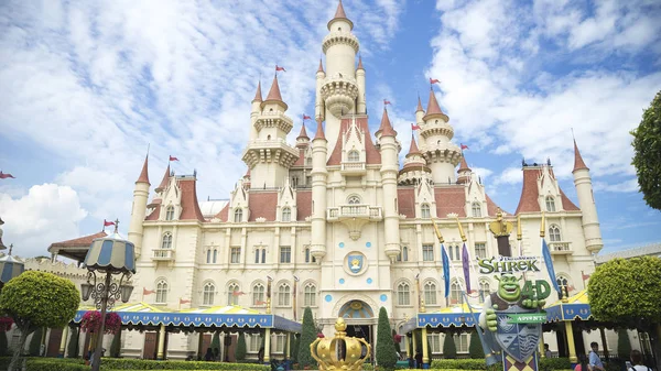 Shrek castle in the Universal Studios Singapore — Stock Photo, Image