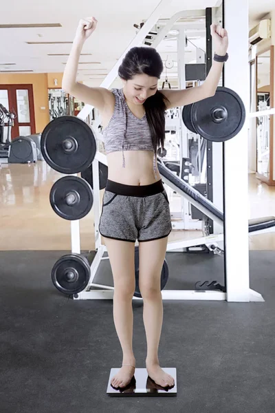 Chinese vrouw succes tot verlies gewicht — Stockfoto