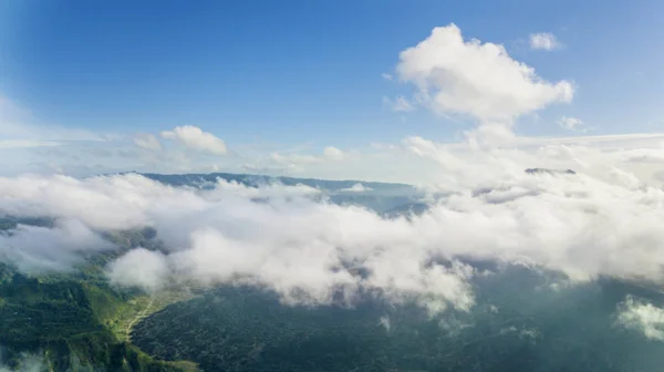 Wunderschöner Kintamani Vulkan unter blauem Himmel — Stockfoto