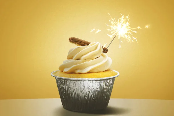 Leckere Cupcake mit Glanz — Stockfoto
