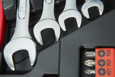 Çeşitli boyut ile metal somun anahtarları