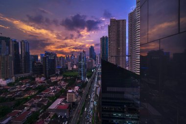 Güzel Kuningan merkezi iş bölgesine, gece
