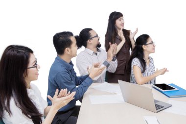 Ofiste alkış çok ırklı iş takım