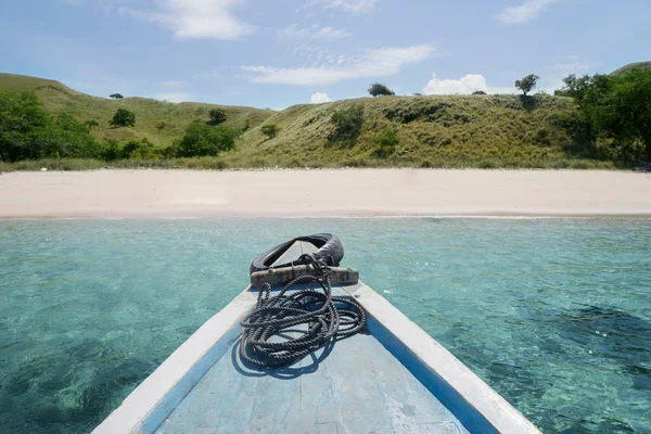 Beautiful pink beach from the boat deck — Stock Photo, Image