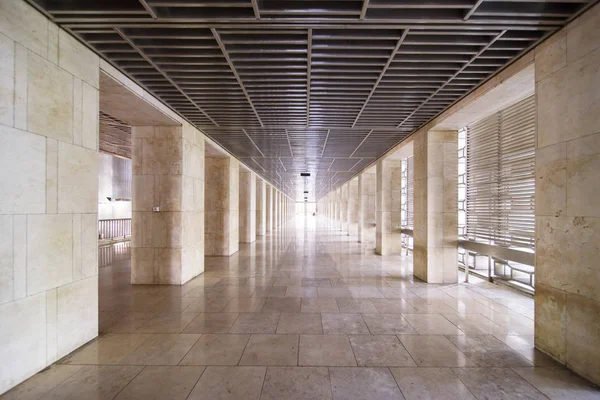 Beautiful Istiqlal mosque with floor marble — Stock Photo, Image