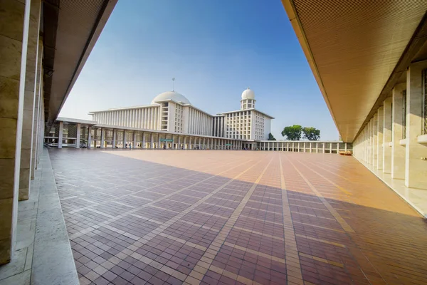 Bella architettura della moschea Istiqlal — Foto Stock