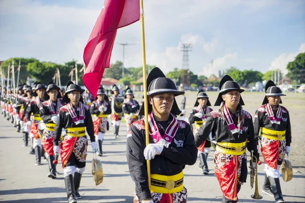 Дворцовые войска Джокьякарты на фестивале — стоковое фото