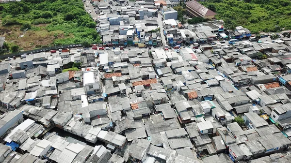 Çatı kalabalık gecekondu mahallesi