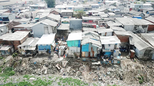 Drone widok dzielnicy slumsów zatłoczone — Zdjęcie stockowe