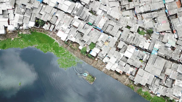 Zatłoczone domy w dzielnicy slumsów — Zdjęcie stockowe